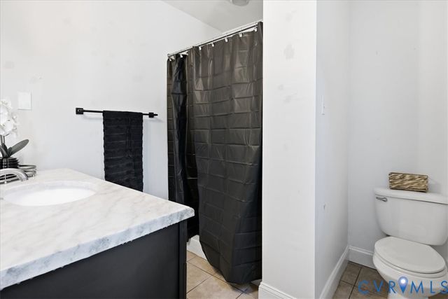 1315 Appomattox Dr, Colonial Heights, VA 23834