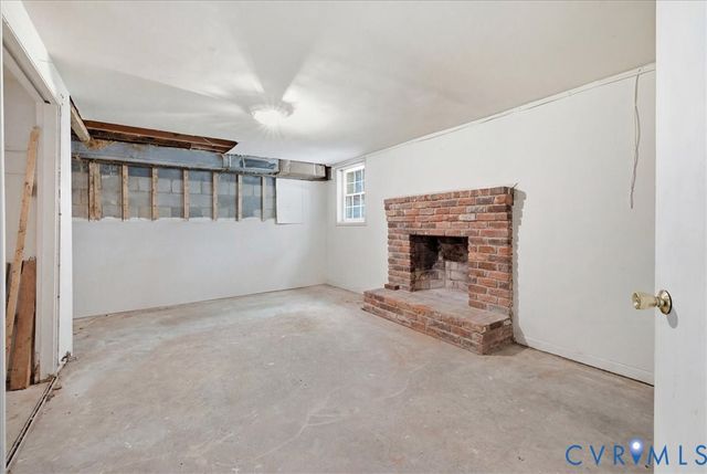 1315 Appomattox Dr, Colonial Heights, VA 23834