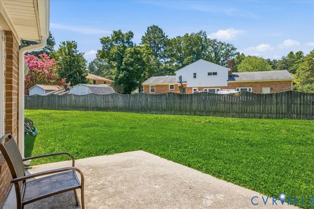 1315 Appomattox Dr, Colonial Heights, VA 23834