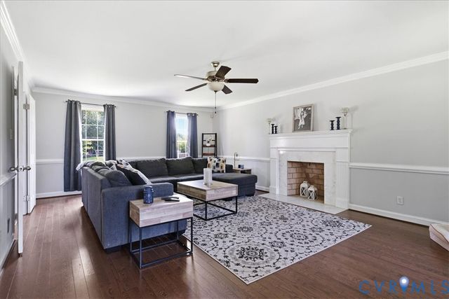 1315 Appomattox Dr, Colonial Heights, VA 23834