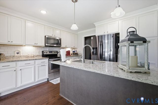 1315 Appomattox Dr, Colonial Heights, VA 23834