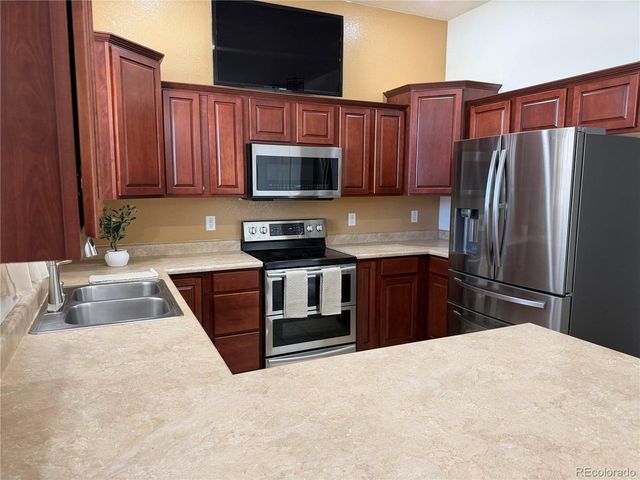 2310 Stone Pine Dr, Pueblo, CO 81005