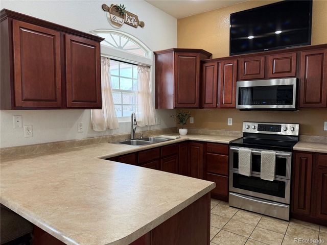 2310 Stone Pine Dr, Pueblo, CO 81005