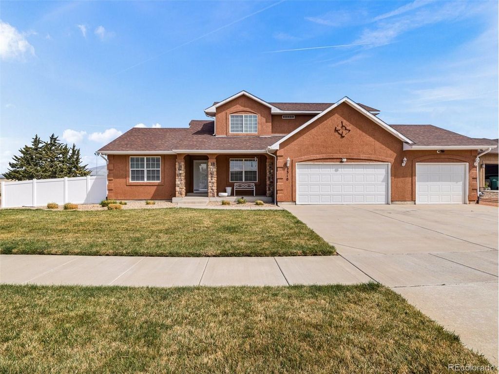 2310 Stone Pine Dr, Pueblo, CO 81005