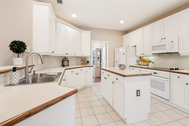 2628 Britany Circle, Bedford, TX 76022