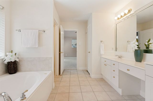 2628 Britany Circle, Bedford, TX 76022