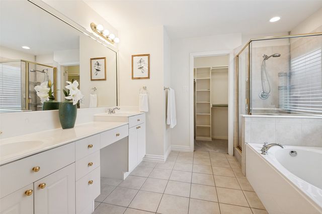 2628 Britany Circle, Bedford, TX 76022