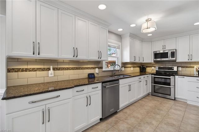 625 Briarwood Dr, Chesapeake, VA 23322