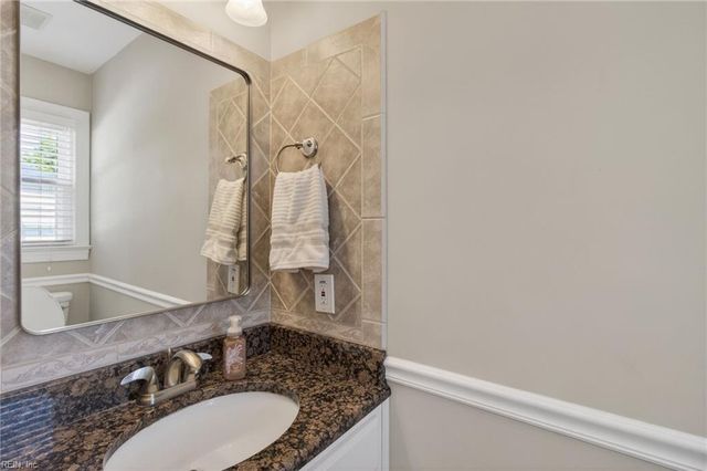 625 Briarwood Dr, Chesapeake, VA 23322