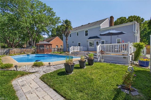 625 Briarwood Dr, Chesapeake, VA 23322
