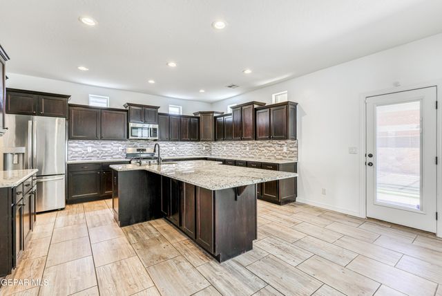 1731 BREEDER CUP Way, El Paso, TX 79928