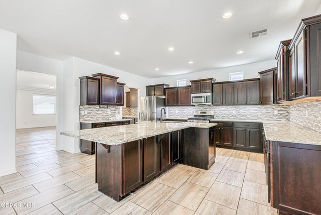 1731 BREEDER CUP Way, El Paso, TX 79928