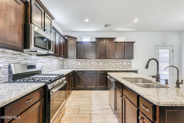 1731 BREEDER CUP Way, El Paso, TX 79928
