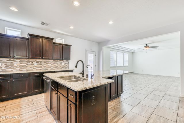 1731 BREEDER CUP Way, El Paso, TX 79928