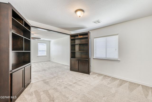 1731 BREEDER CUP Way, El Paso, TX 79928