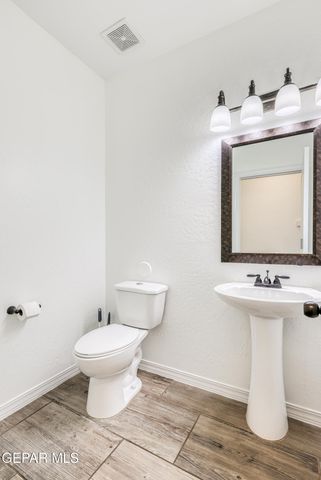 1731 BREEDER CUP Way, El Paso, TX 79928