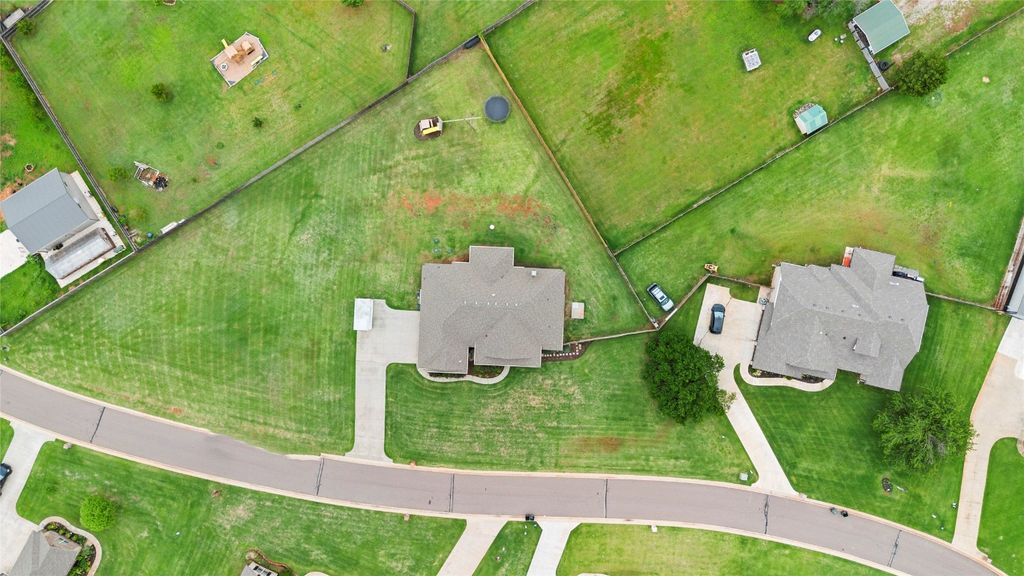 13640 Ridge View Lane, Edmond, OK 73025