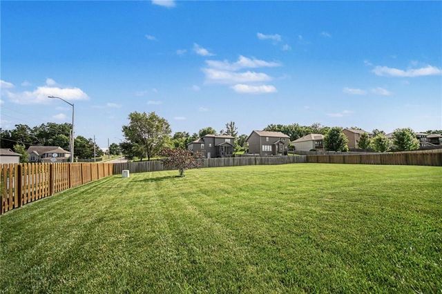 3709 NE 80th Street, Kansas City, MO 64119