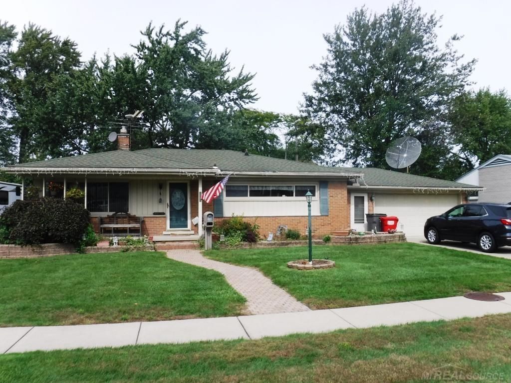 22311 Spitzley Street, Clinton Township, MI 48035
