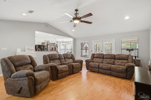 2569 Cypress Point Cir, Navarre, FL 32566