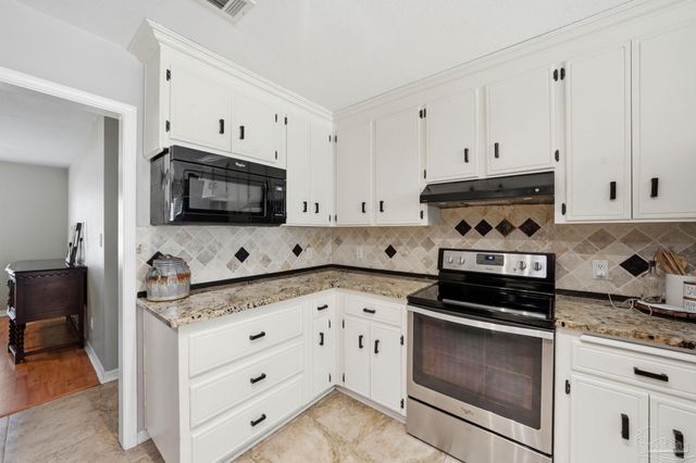 2569 Cypress Point Cir, Navarre, FL 32566