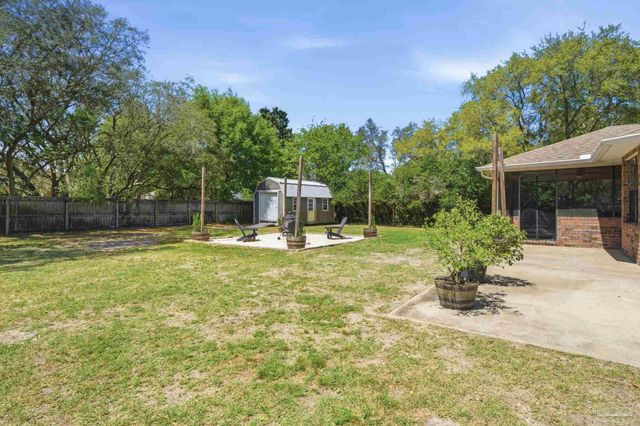 2569 Cypress Point Cir, Navarre, FL 32566