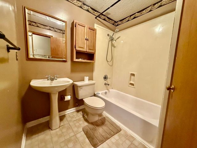 10 WHITE OAK DR, Moscow, TN 38057