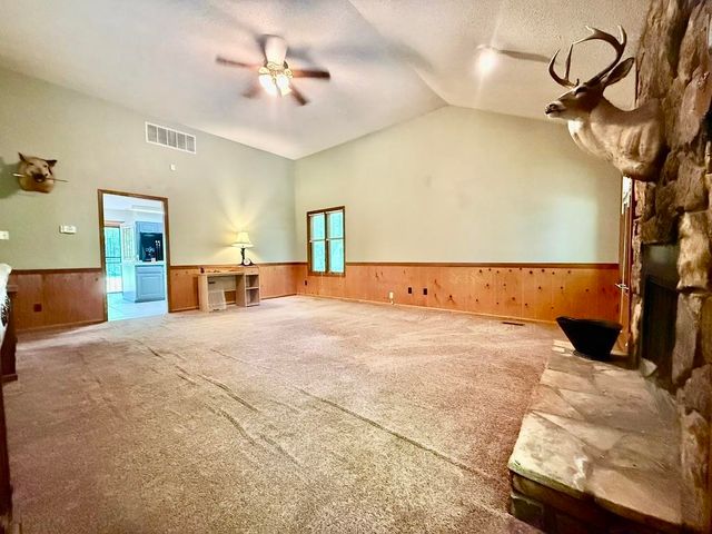 10 WHITE OAK DR, Moscow, TN 38057