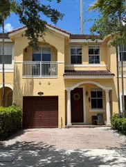 14909 SW 8th Ter, Miami, FL 33194