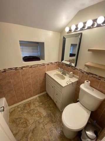 915 3rd Avenue NW, Faribault, MN 55021