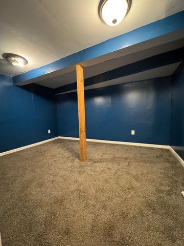 915 3rd Avenue NW, Faribault, MN 55021