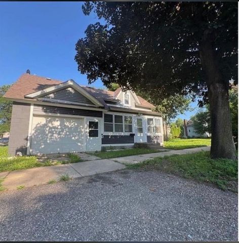 915 3rd Avenue NW, Faribault, MN 55021