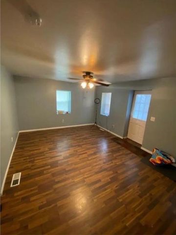 915 3rd Avenue NW, Faribault, MN 55021