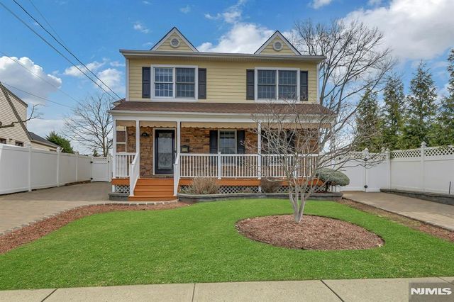 488 Fairlawn Parkway, Saddle Brook, NJ 07663