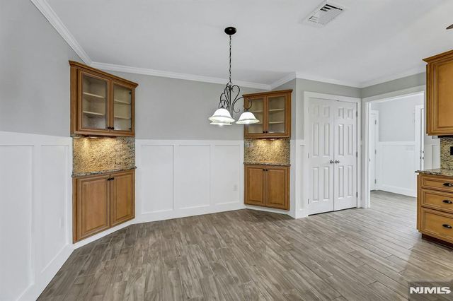 488 Fairlawn Parkway, Saddle Brook, NJ 07663