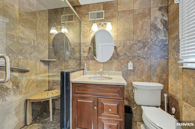 488 Fairlawn Parkway, Saddle Brook, NJ 07663