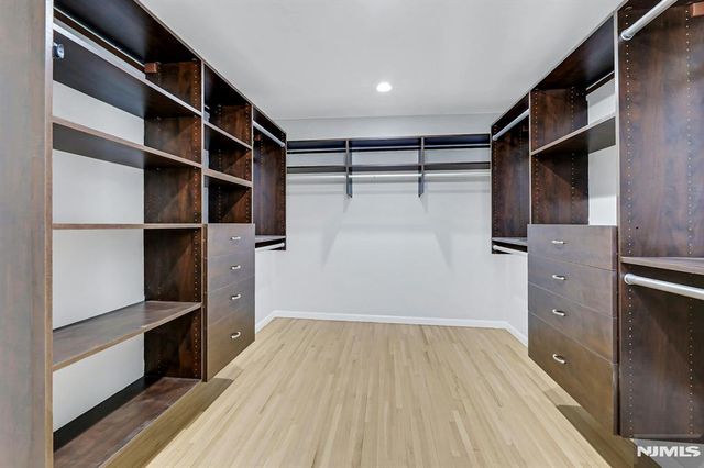 488 Fairlawn Parkway, Saddle Brook, NJ 07663