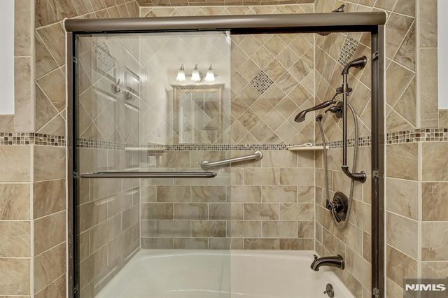 488 Fairlawn Parkway, Saddle Brook, NJ 07663