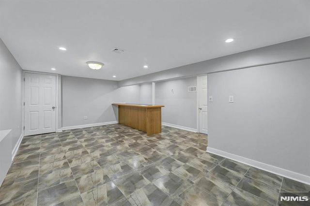 488 Fairlawn Parkway, Saddle Brook, NJ 07663