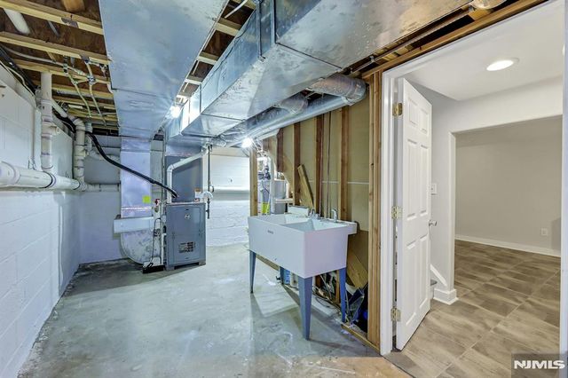 488 Fairlawn Parkway, Saddle Brook, NJ 07663