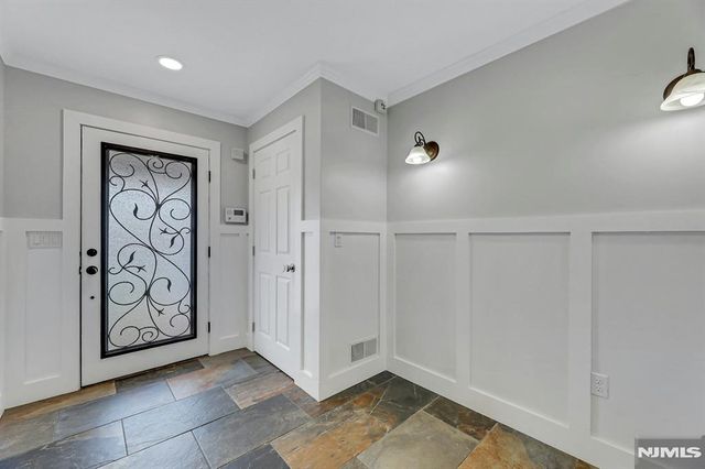 488 Fairlawn Parkway, Saddle Brook, NJ 07663