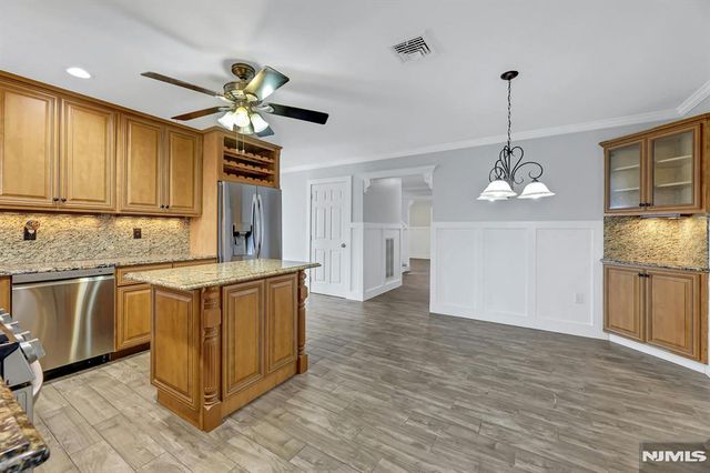 488 Fairlawn Parkway, Saddle Brook, NJ 07663