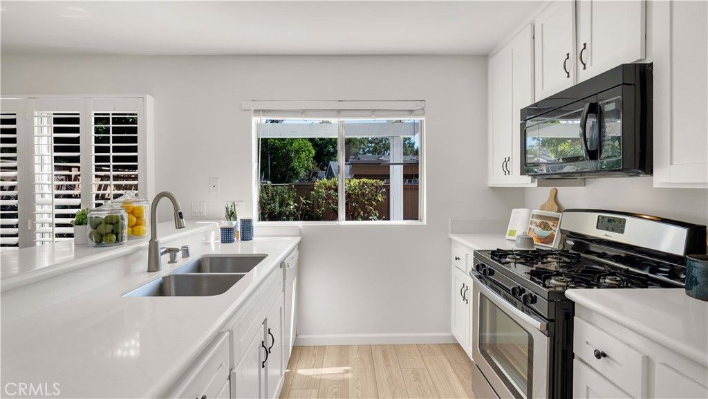 13 Hollowglen, Irvine, CA 92604 — photo 5