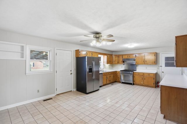 310 Cardinal Dr, White House, TN 37188