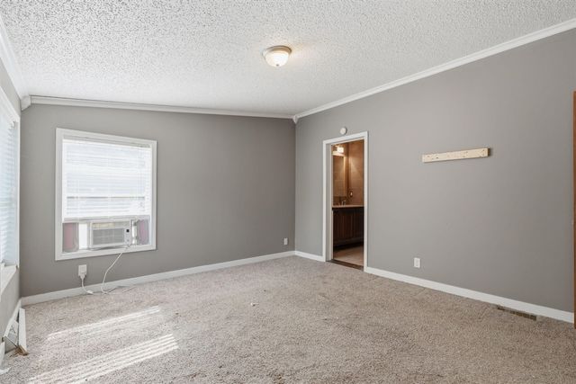 582 Leenhouts Street, Kalamazoo, MI 49048