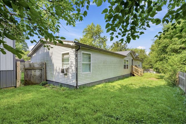 582 Leenhouts Street, Kalamazoo, MI 49048
