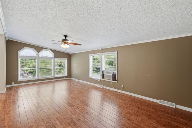 582 Leenhouts Street, Kalamazoo, MI 49048