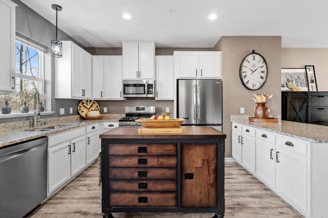 17658 96th Place N, Maple Grove, MN 55311