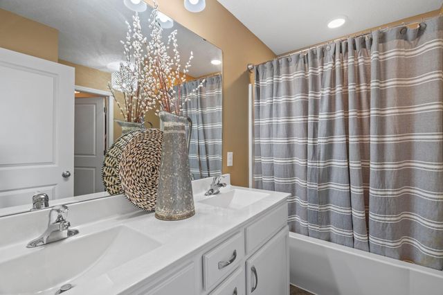 17658 96th Place N, Maple Grove, MN 55311