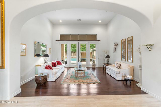 9869 E DAVENPORT Drive, Scottsdale, AZ 85260